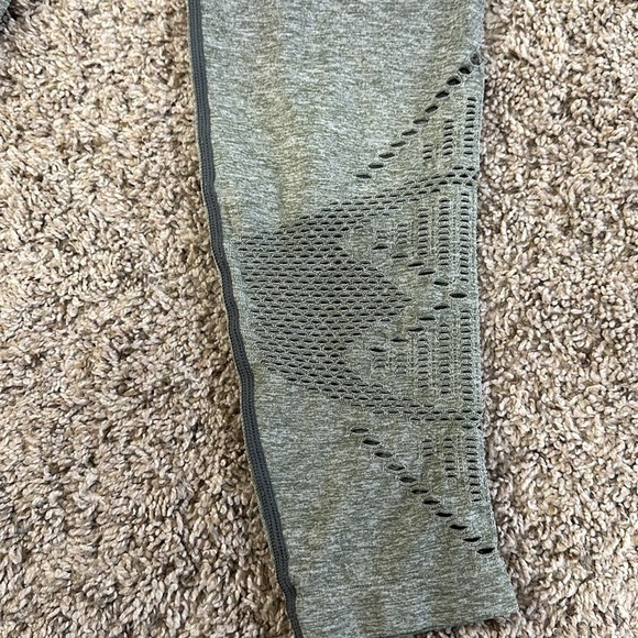 NWT Pink Cool & Comfy Seamless Ombré Yoga Pants - Picture 8 of 8